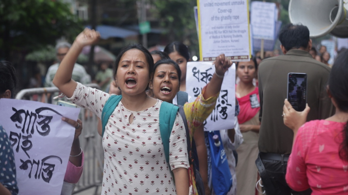 Ινδία: Σε επίλεκτη ομάδα της αστυνομίας η έρευνα για τον βιασμό και τη δολοφονία γιατρού μέσα σε νοσοκομείο