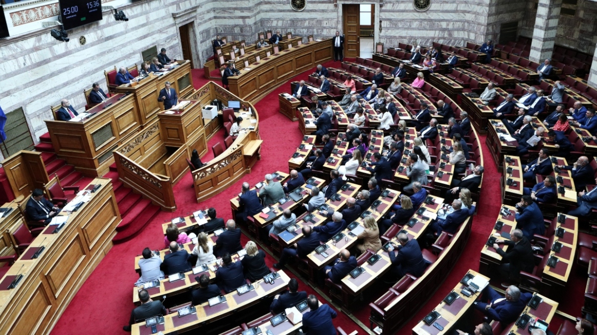 Κυβερνητικές πηγές: Η προ ημερησίας συζήτηση στη Βουλή για τις φωτιές θα γίνει τον Σεπτέμβριο με βάση στοιχεία και δεδομένα