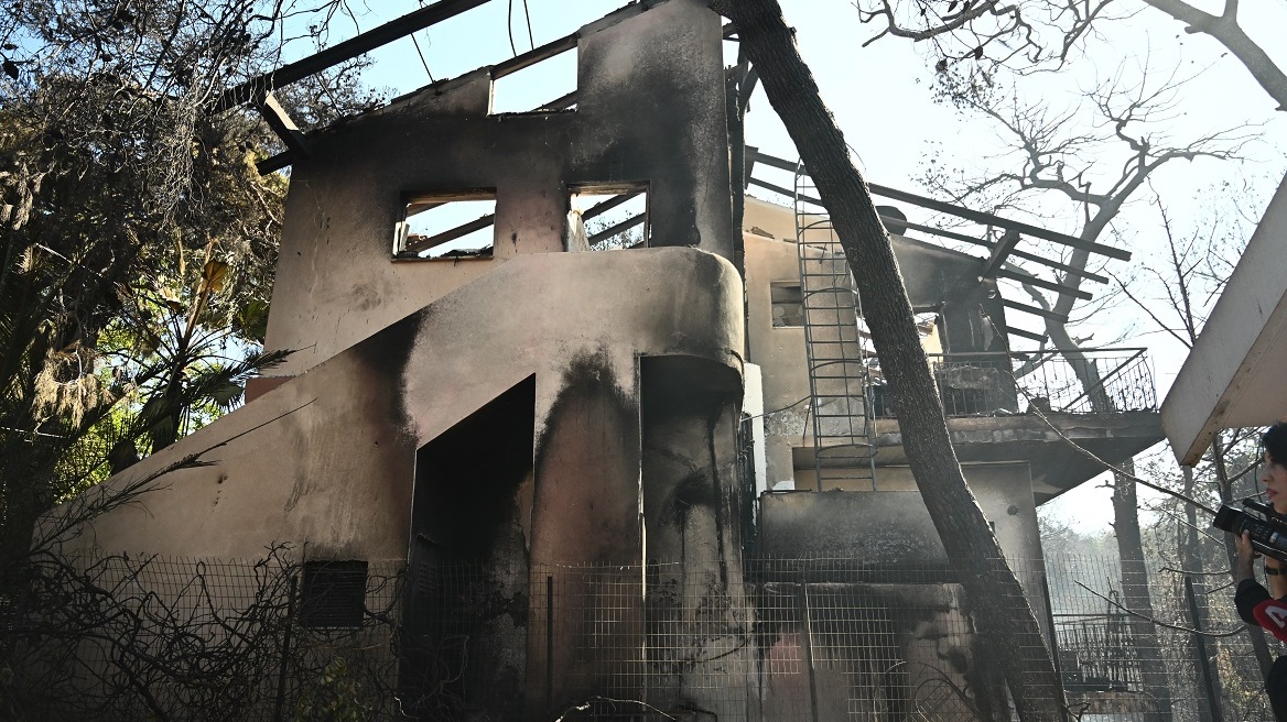 Φωτιά στην Αττική: Ακατάλληλες 104 κατοικίες μέχρι τώρα - Συνεχίζονται οι αυτοψίες