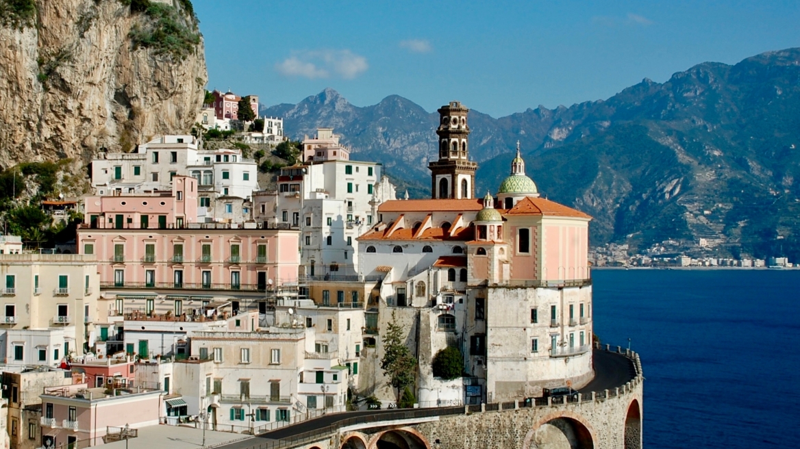 Διακοπές στο «οικονομικό Ποζιτάνο» της Ακτής Αμάλφι