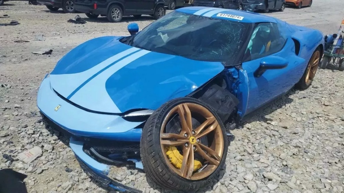 Η τρακαρισμένη Ferrari που σοκάρει