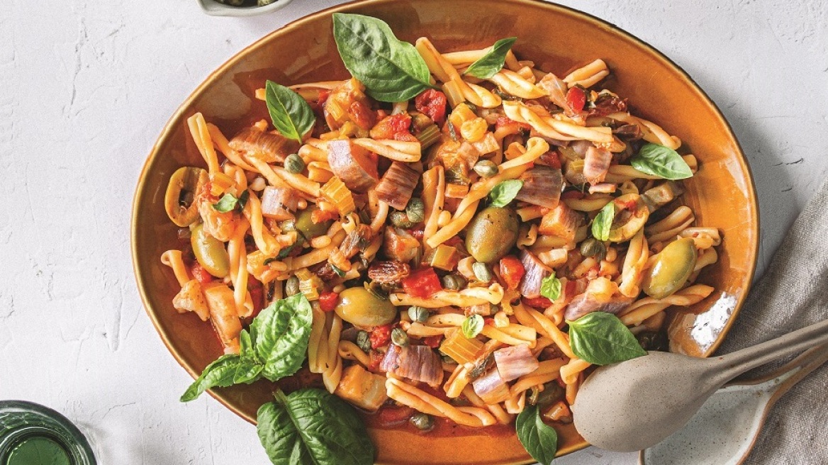 Η συνταγή της ημέρας. Μακαρονάδα με σάλτσα καπονάτα. Το μενού της εβδομάδας (2-8/9)