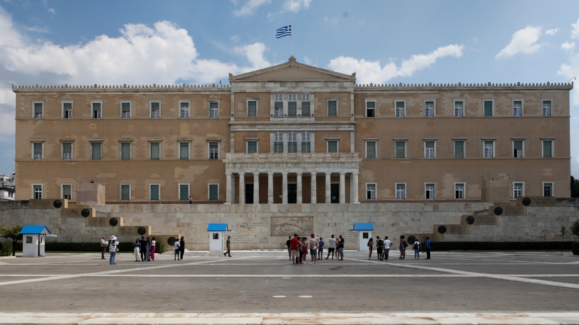 Υπουργείο Οικονομικών: 7 πρωτιές και 7 αλήθειες για την ελληνική οικονομία