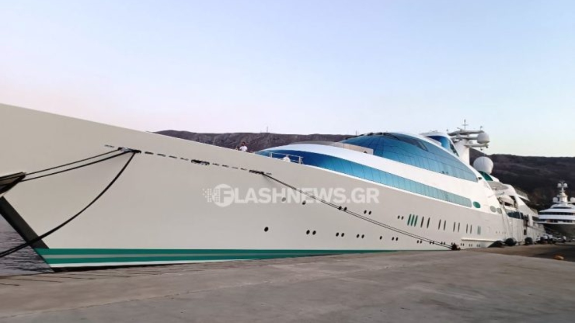 Χανιά: Στο λιμάνι της Σούδας τεράστια θαλαμηγός μέλους της βασιλικής οικογένειας των Ηνωμένων Αραβικών Εμιράτων