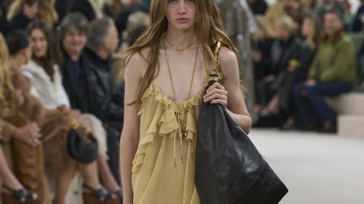 Hobo: To πρακτικό στυλ τσάντας στο οποίο αξίζει να επενδύσετε αυτή τη σεζόν