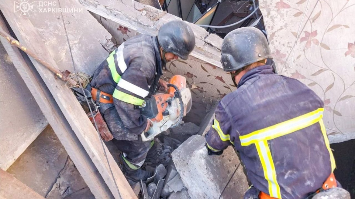 Πόλεμος στην Ουκρανία: Διαδοχικές ρωσικές επιθέσεις στην περιφέρεια του Χαρκόβου - Δύο νεκροί και οκτώ τραυματίες