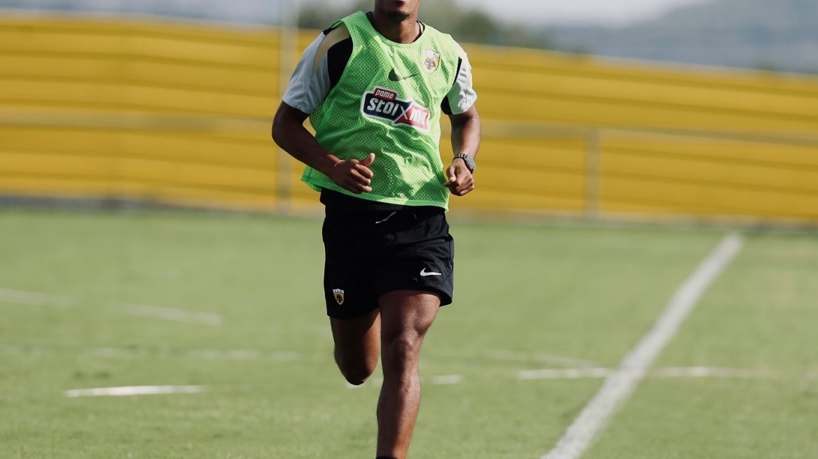 Μαρσιάλ: Υποδοχή με... φατούρο στα Σπάτα - Δείτε βίντεο