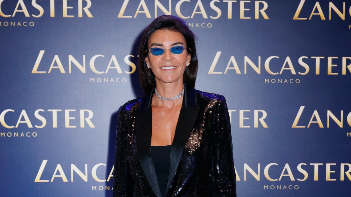 Μαρίνα Βερνίκου: Πώς έδωσε λάμψη στο total black σύνολό της