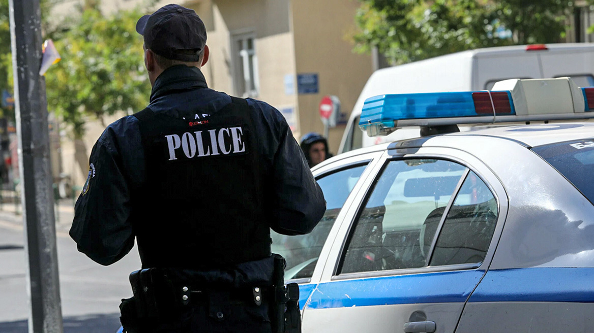 Έστησε καρτέρι και επιτέθηκε στην πρώην σύντροφό του - Το βίντεο «καίει» τον 49χρονο στην Πάτρα