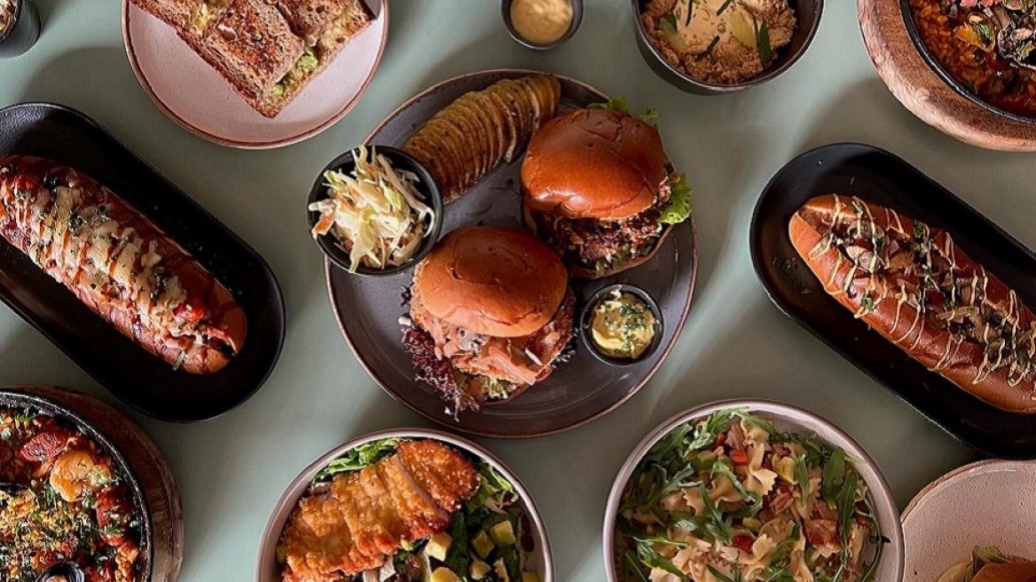 Momo: Αμερικάνικο street food σε ένα cool στέκι στην Καλλιθέα