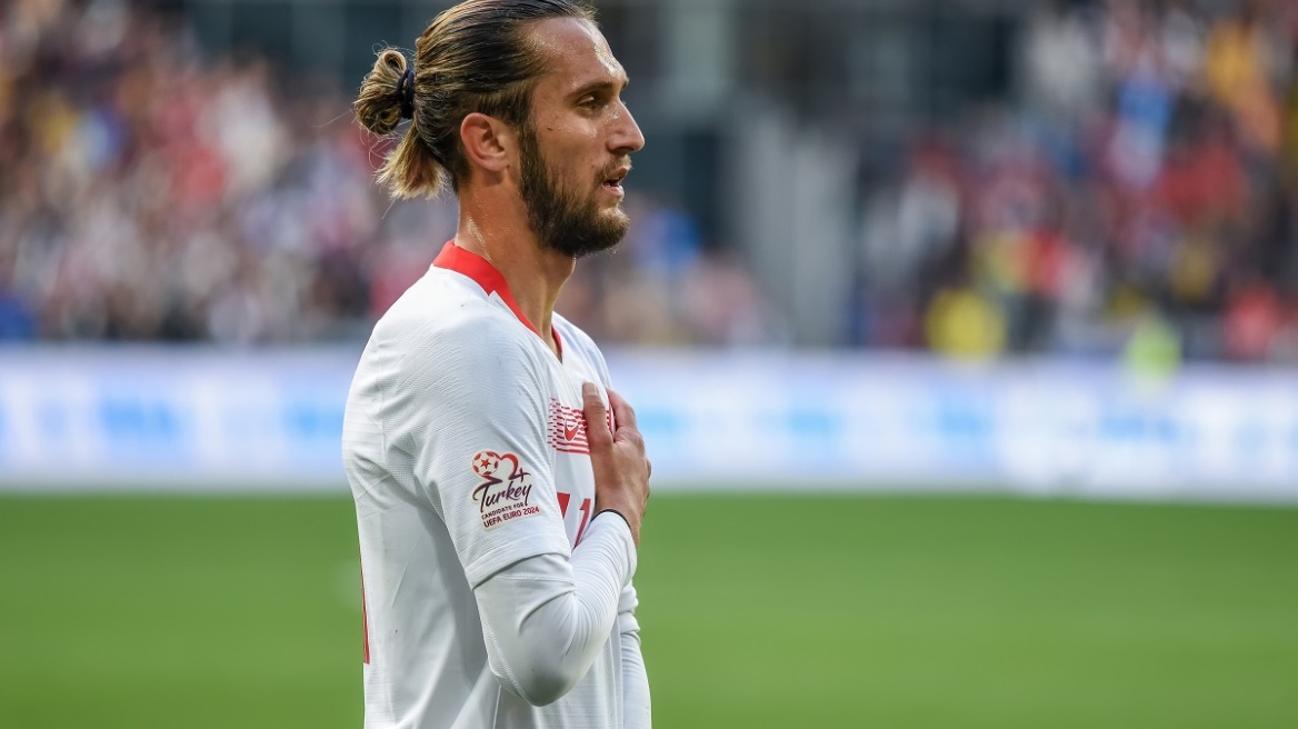 Ολυμπιακός: Στην Αθήνα ο Γιαζιτσί - Περνά από εξετάσεις για να υπογράψει