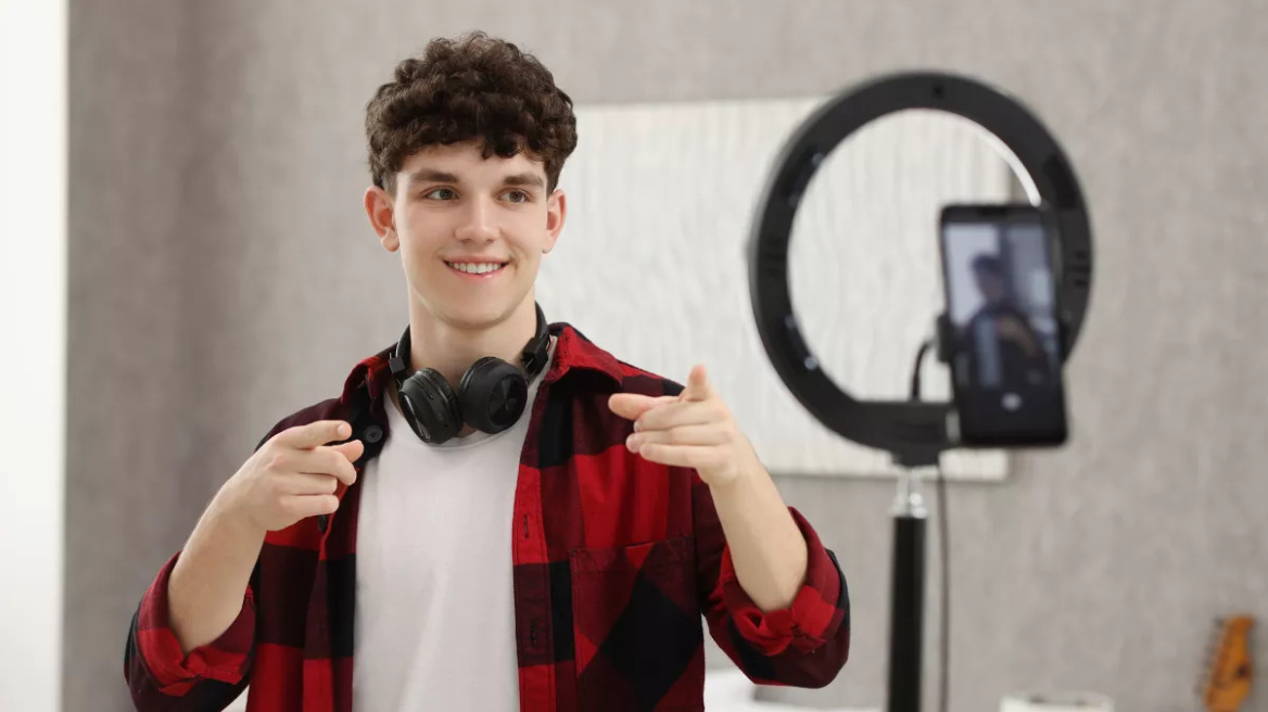 Το νέο επικίνδυνο trend του TikTok – Οδηγεί σε εξάρτηση και απειλεί την υγεία και ζωή των εφήβων