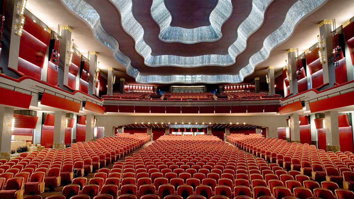 Το Θέατρο Παλλάς, ανακοινώνει το νέο και ανανεωμένο  πρόγραμμα παραστάσεων του για τη σεζόν 2024-2025