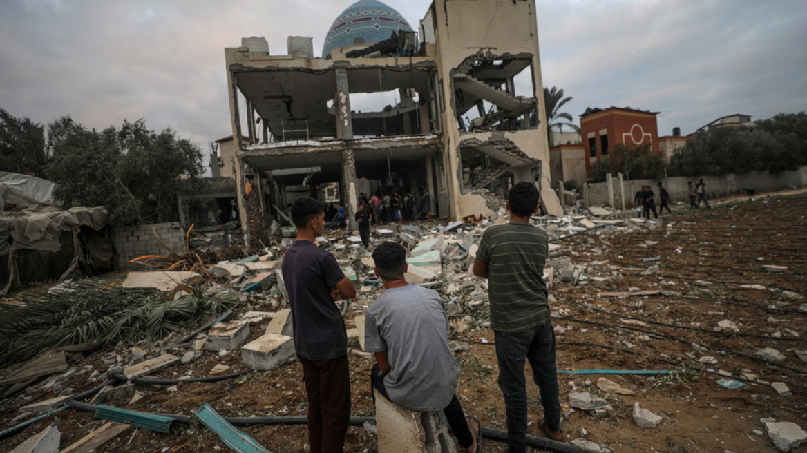 Η Τουρκία στέλνει ομάδες να ψάξουν λείψανα ομήρων στα συντρίμμια της Γάζας ενώ ο Τραμπ απειλεί ξανά τη Χαμάς