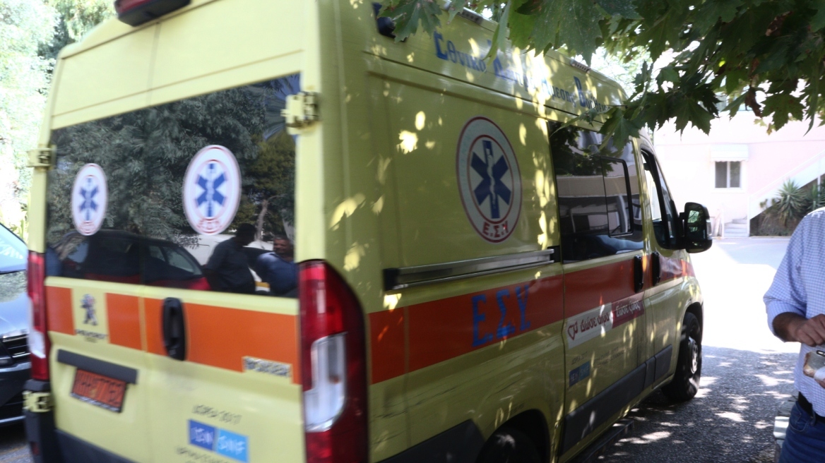 Λάρισα: Σε κρίσιμη κατάσταση ο 62χρονος που παρασύρθηκε από αυτοκίνητο - Βίντεο