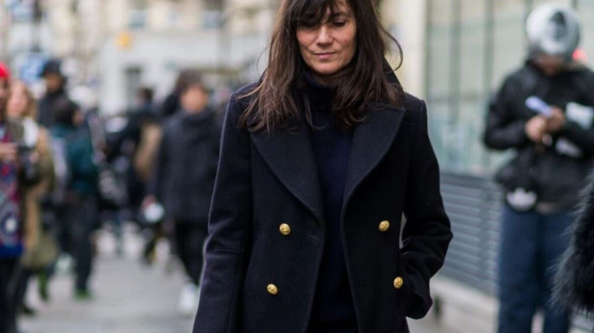 Το παριζιάνικο πανωφόρι που επιστρέφει στην γκαρνταρόμπα μας