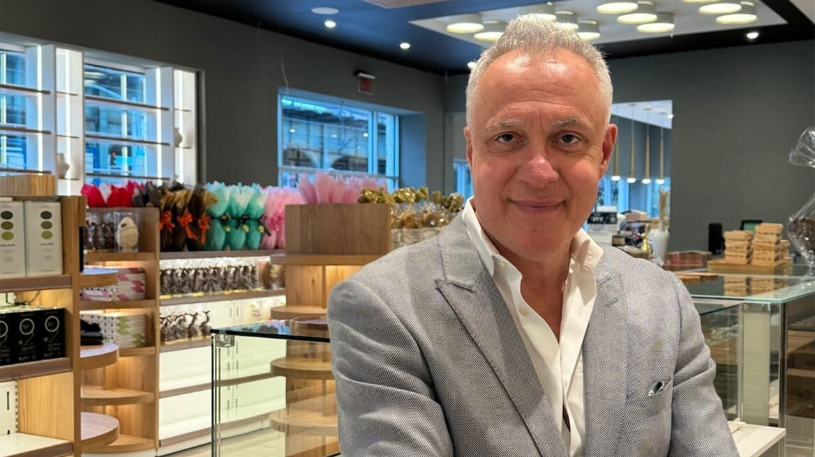 Ο Ελληνας πίσω από το νέο super market Athena στη Νέα Υόρκη