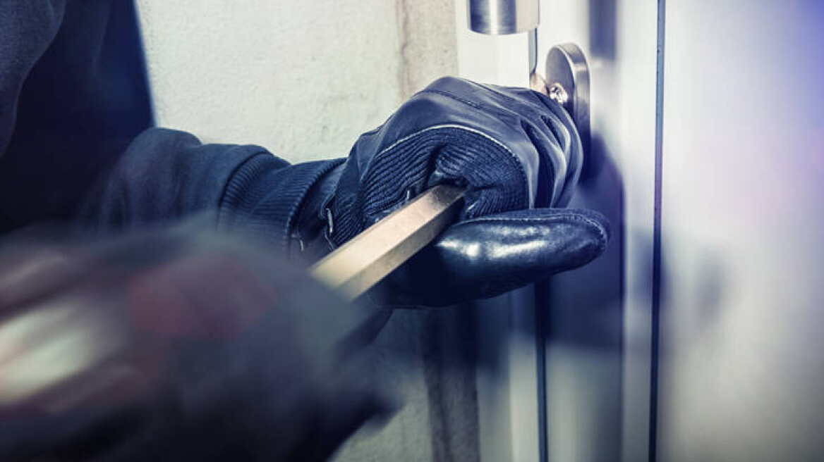 Σε βίντεο οι οδηγίες της ΕΛ.ΑΣ. για όσους φεύγουν διακοπές - Τα 4 απλά βήματα για να αποφύγουμε τους διαρρήκτες