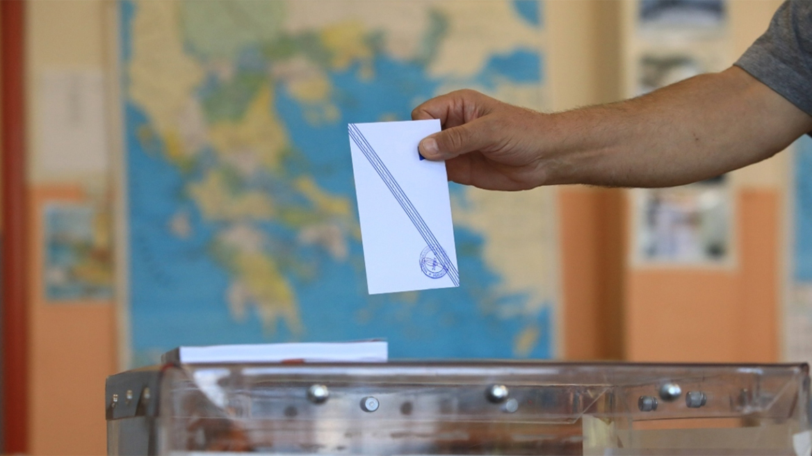 Δημοσκόπηση Interview: Στο 30% το ποσοστό της ΝΔ, δεύτερο το ΠΑΣΟΚ με 14,1%, τέταρτη η Πλεύση Ελευθερίας