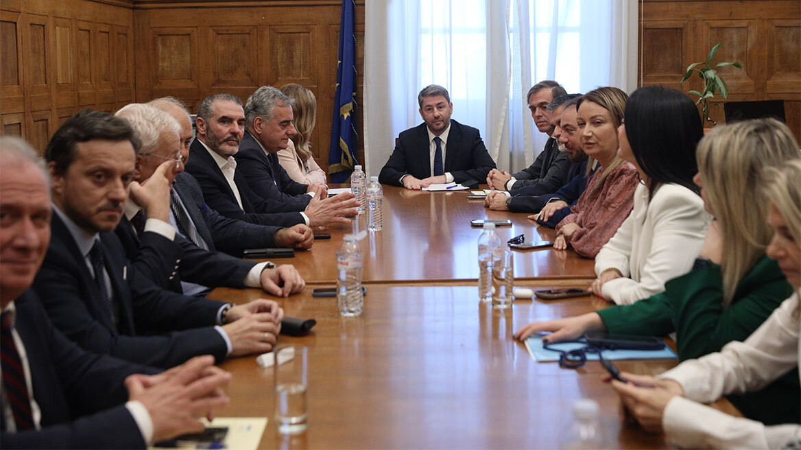 Συνεδρίασε η ΚΟ του ΠΑΣΟΚ - Ο Δημήτρης Μπιάγκης εκλέχθηκε στη θέση του γραμματέα