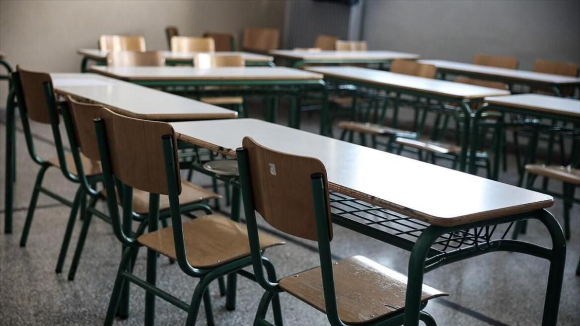 Σύμβουλος σχολικών επιτροπών κατηγορείται για υπεξαίρεση 400.000 ευρώ - Δεσμεύτηκαν τα περιουσιακά του στοιχεία
