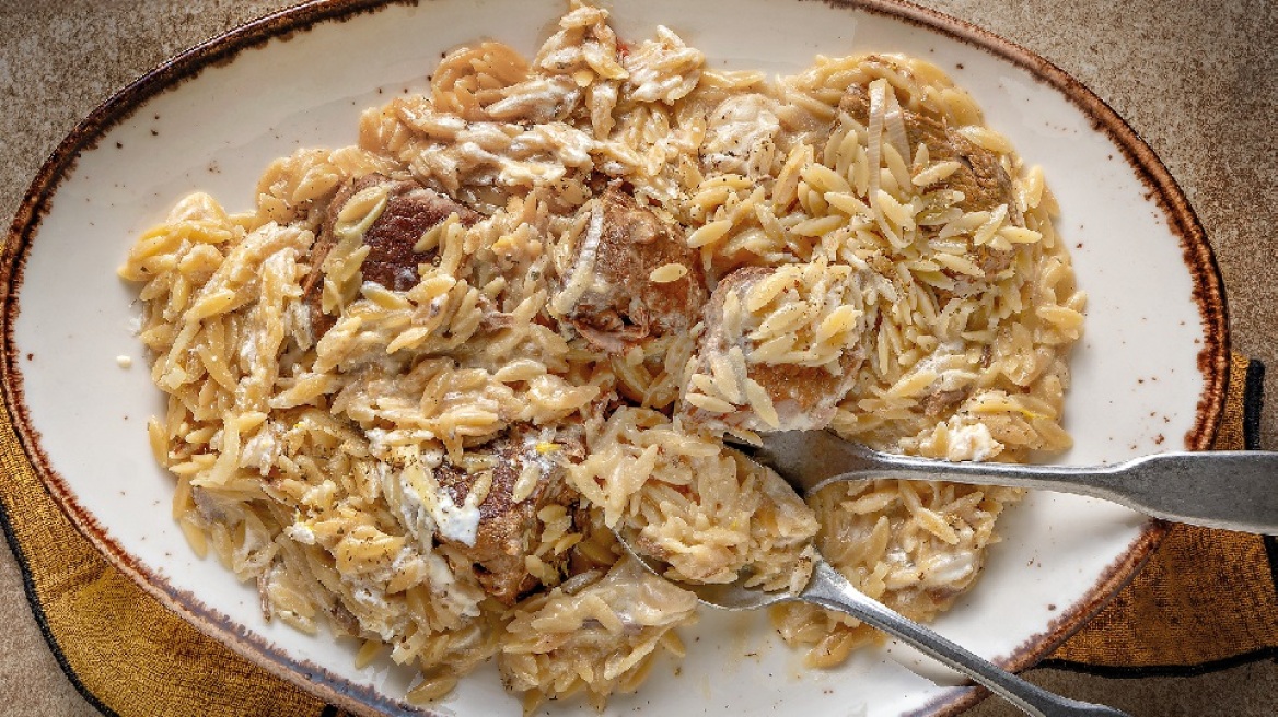 Μανέστρα με μοσχάρι, πράσο και φρέσκια ματζουράνα