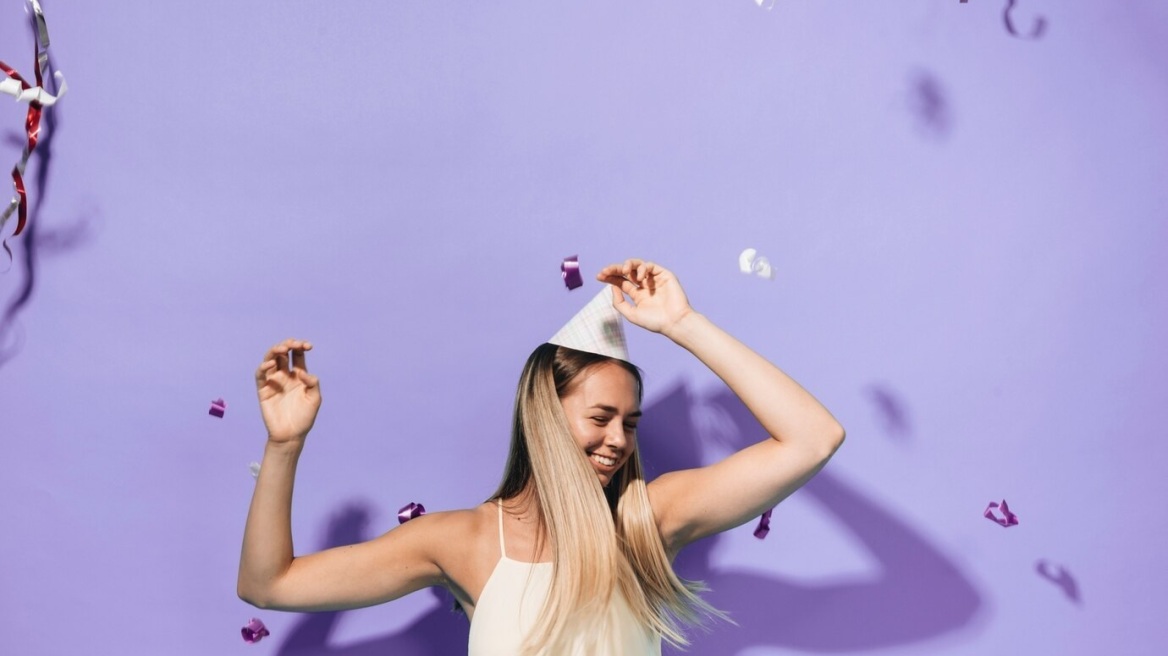 «Ημέρα των Εργένηδων»: Η γιορτή από την Κίνα που ξεπερνά σε έσοδα και την Black Friday