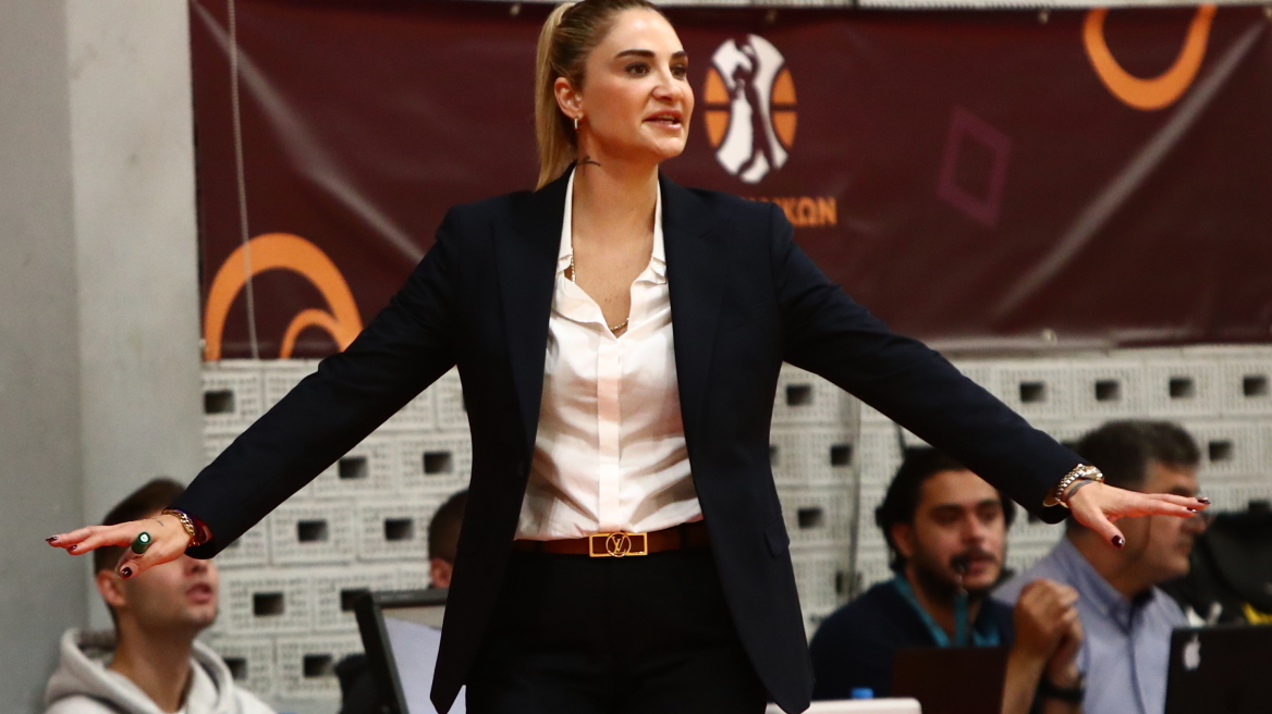 Σελέν Ερντέμ: Οι αντιδράσεις της Τουρκάλας προπονήτριας στην ήττα με 37 πόντους διαφορά του ΠΑΣ Γιάννινα από τον Ολυμπιακό