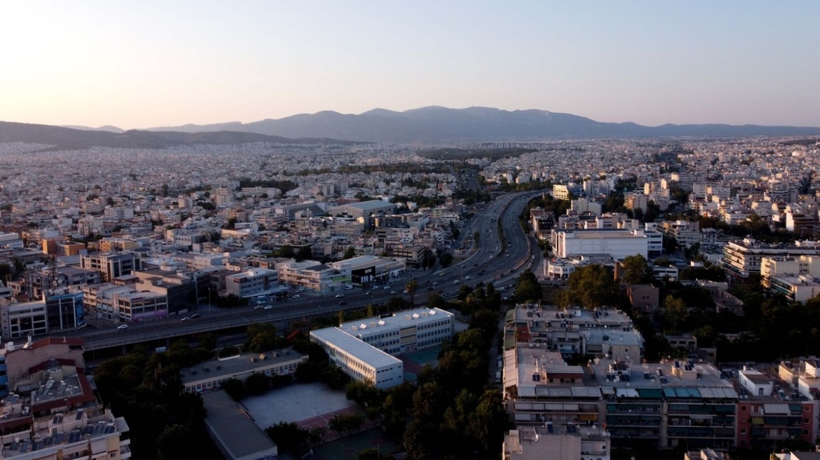 Ακίνητα: Πώς επηρεάζουν πέργκολες, πηγάδια- γεωτρήσεις και… μπάρμπεκιου τη φορολογία στις μεταβιβάσεις