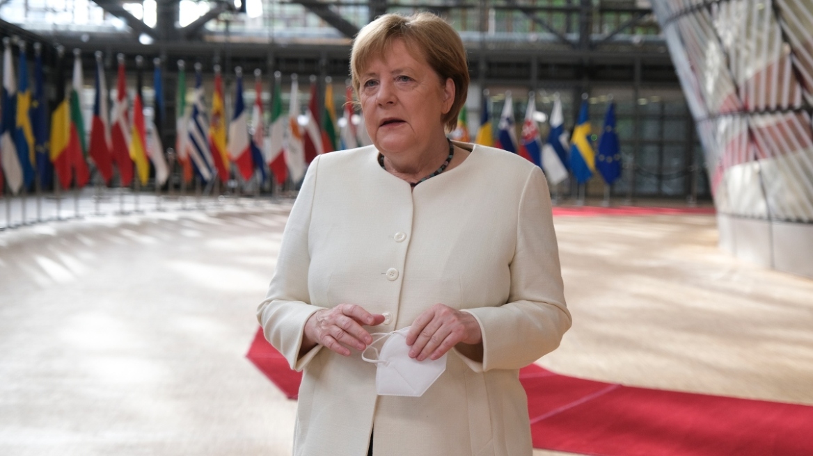 Μέρκελ εναντίον Μερτς για τα σκληρά μέτρα στο μεταναστευτικό: Πληγώνετε την Σένγκεν, καταστρέφετε την Ευρώπη