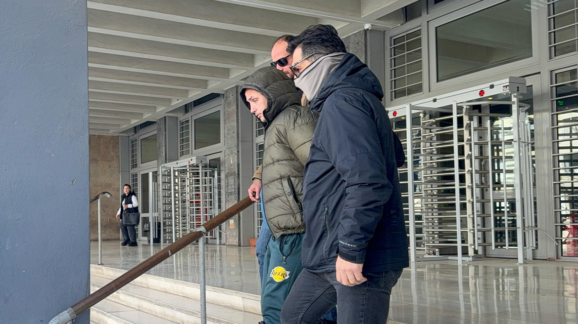 Προφυλακιστέος ο 35χρονος για τη δολοφονία του ηλικιωμένου στη Θεσσαλονίκη - Τον χτύπησε, τον έλουσε με οινόπνευμα και τον έκαψε