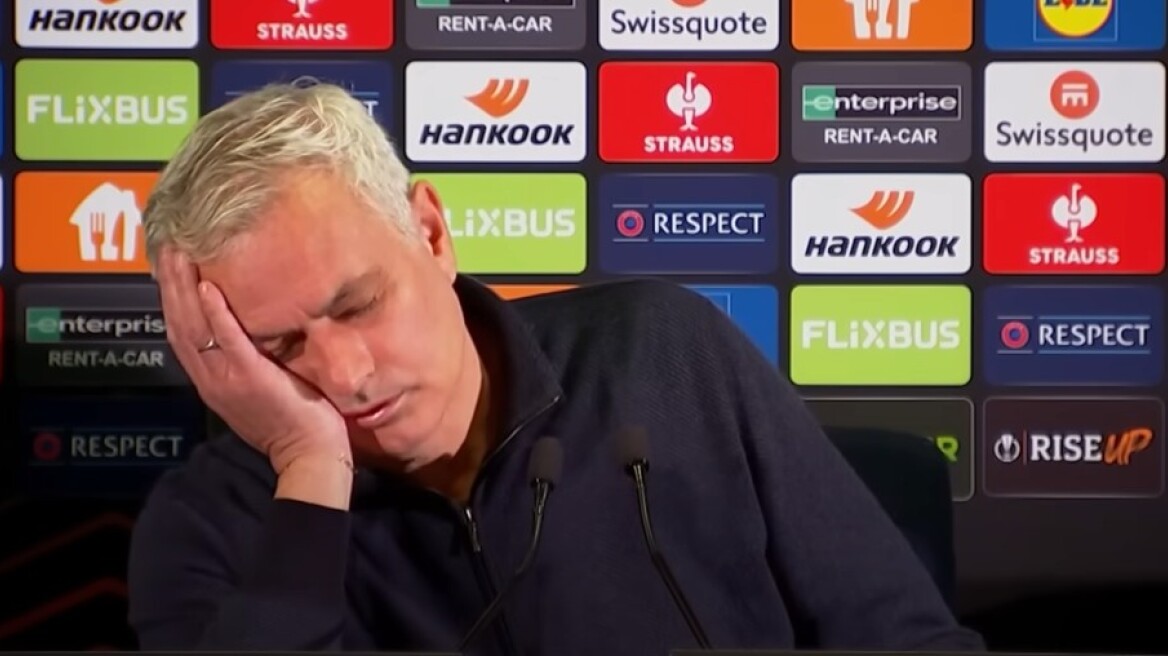 Ζοσέ Μουρίνιο: Παρίστανε ότι... κοιμάται μετά από ερώτηση δημοσιογράφου - Δείτε βίντεο