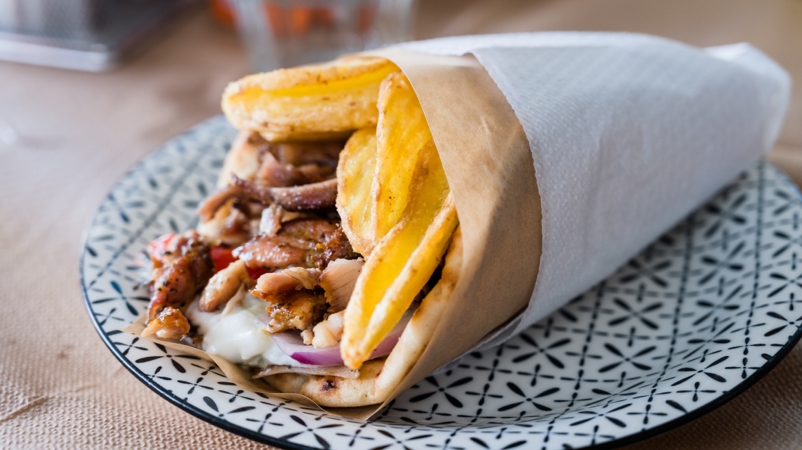 Taste Atlas: Καταποντίστηκαν γύρος και σουβλάκι στη λίστα για τα street food - Το φαγητό από Αλγερία που πήρε την πρωτιά