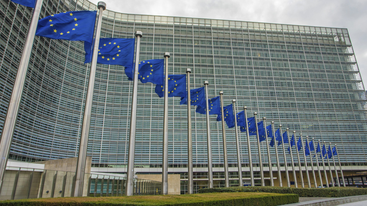 Bloomberg: Στο στόχαστρο της ΕΕ ρωσικό πετρέλαιο και Nord Stream – Εξετάζει την αποκοπή 20 τραπεζών από το SWIFT