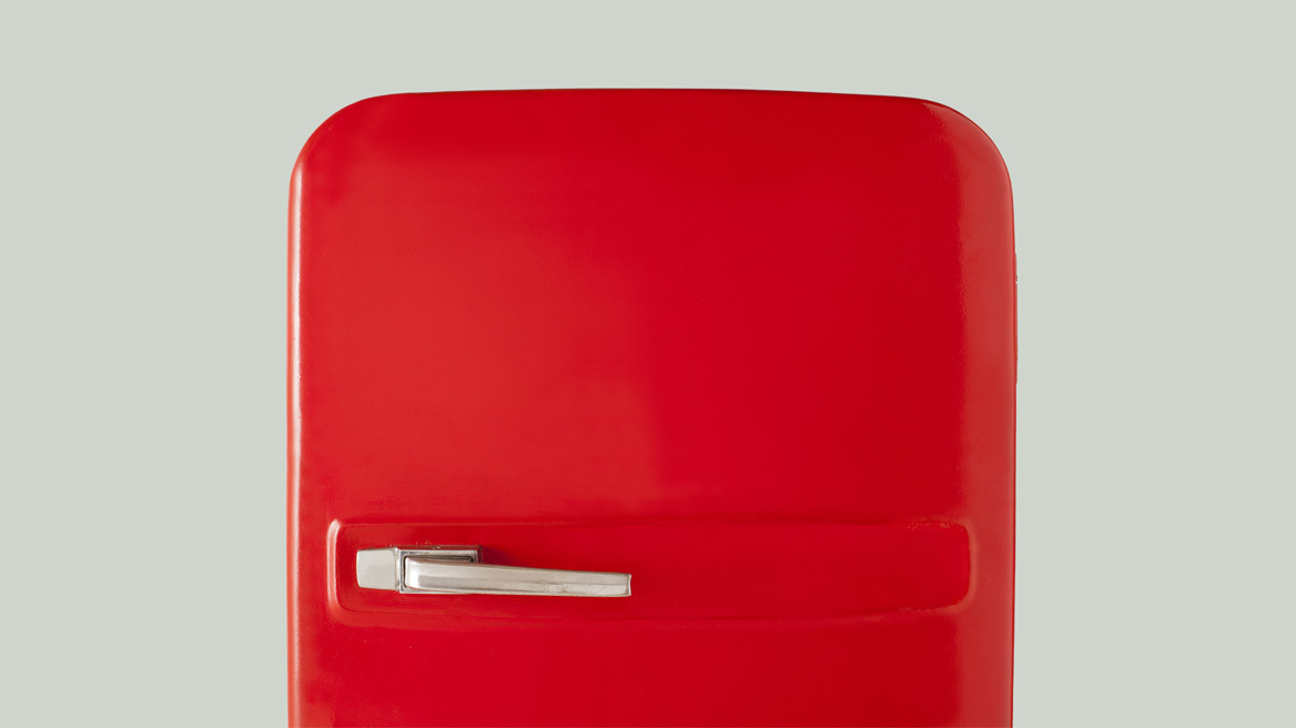 Viral απρόοπτο με τεχνικό: TikToker τον άφησε σπίτι να φτιάξει το ψυγείο αλλά κατέληξε να κοιμάται 