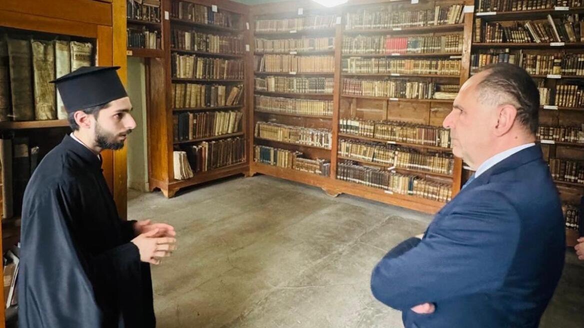 Επίσκεψη Γεραπετρίτη στη Θεολογική Σχολή της Χάλκης