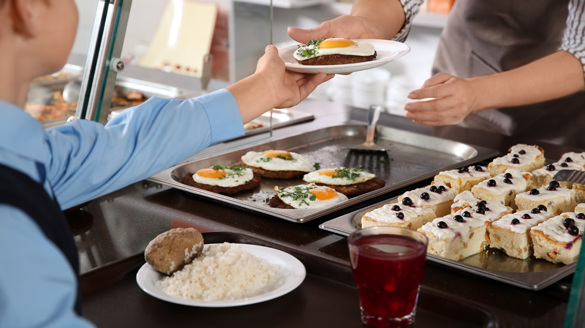 Κρεοπώλης ο νέος υπουργός Γεωργίας της Γερμανίας, στη θέση του βίγκαν των Πρασίνων - Αλλάζει το μενού στα σχολεία 