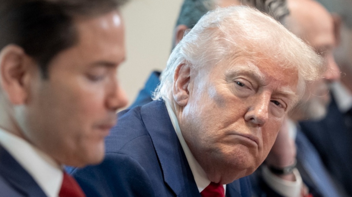 Ο Τραμπ επιμένει στην προσάρτηση της Γροιλανδίας: «Δεν αποκλείω τη χρήση στρατιωτικής βίας» 