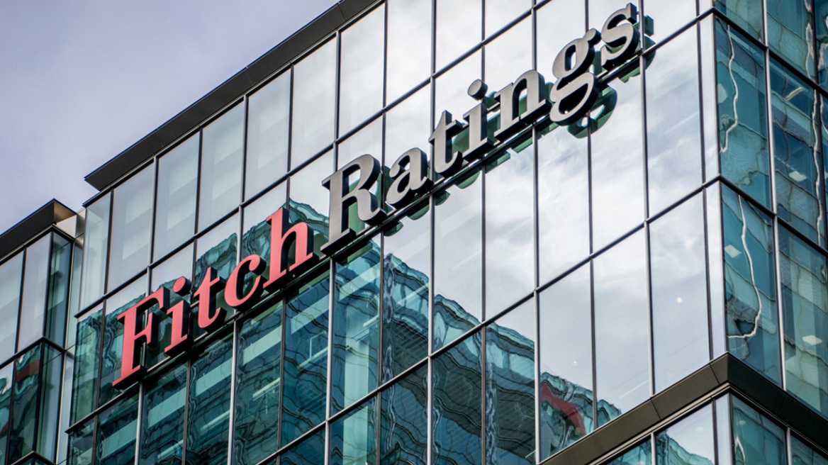 Fitch: Αναβάθμισε σε θετικό το outlook της ελληνικής οικονομίας - Αμετάβλητη στο «ΒΒΒ-» η αξιολόγηση