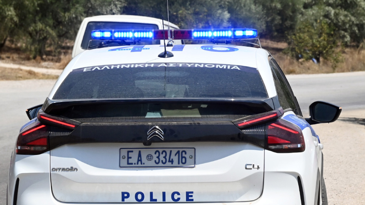 Θεσσαλονίκη: Νοίκιασε διαμέρισμα με Airbnb και έκρυψε πιστόλια και φυσίγγια στο διπλανό μπαλκόνι – Δύο συλλήψεις