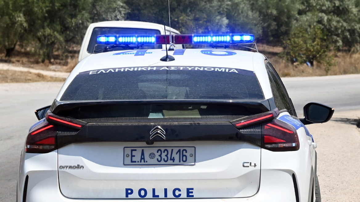 Πάνω από μισό κιλό κοκαΐνης βρέθηκε σε όχημα στον Πειραιά - Τέσσερις συλλήψεις
