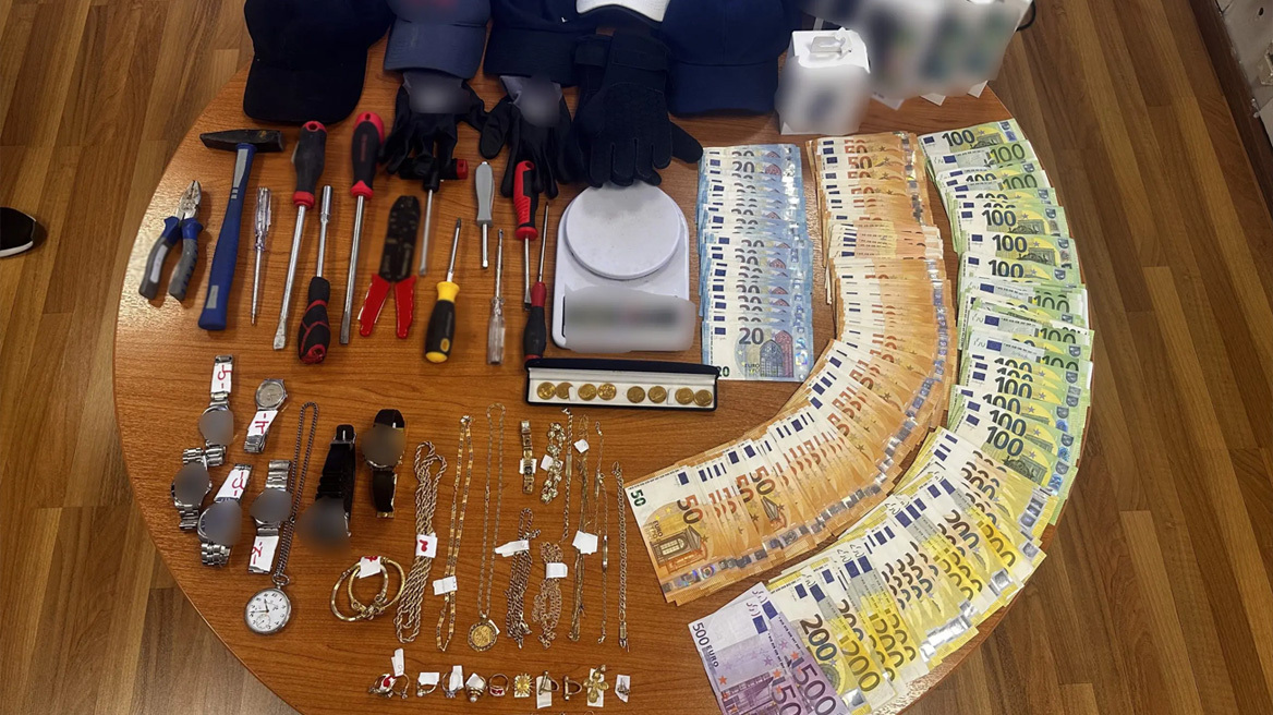 Εξαρθρώθηκε σπείρα που είχε ρημάξει σπίτια σε περιοχές της Αττικής, της Ηπείρου και της Δυτικής Ελλάδας