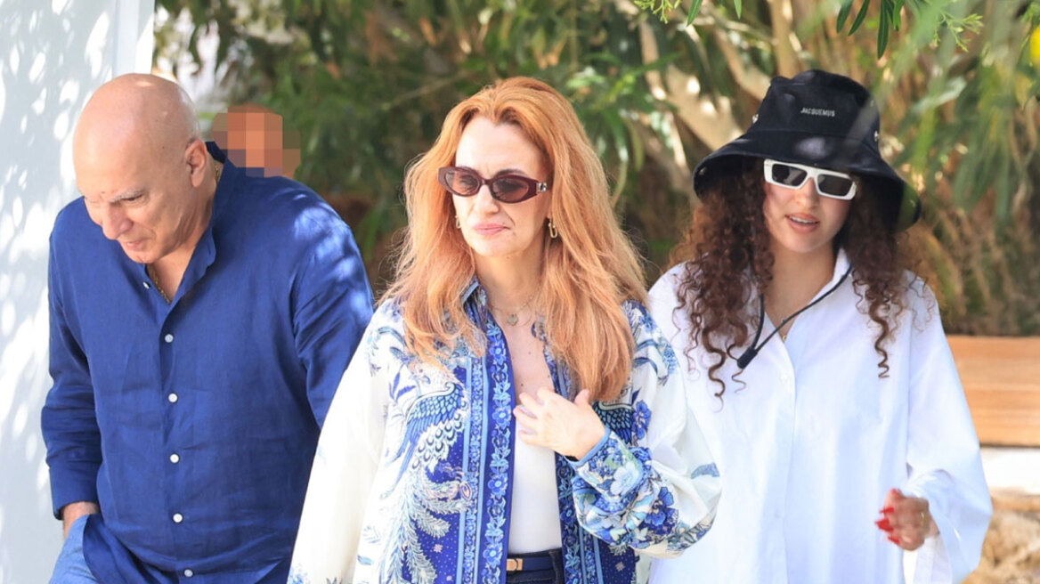 Νίκος Γκάλης: Στη Μύκονο με την οικογένειά του - Δείτε φωτογραφίες