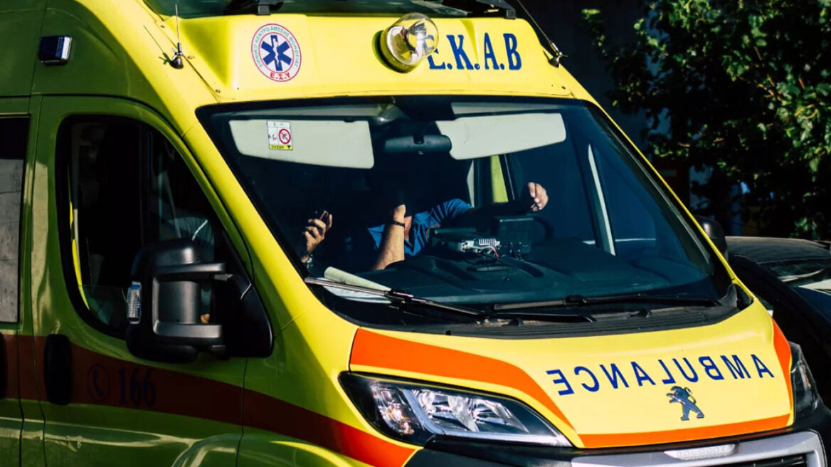Τροχαίο με εγκατάλειψη στο Ζεφύρι, τραυματίας ο οδηγός μοτοσικλέτας  