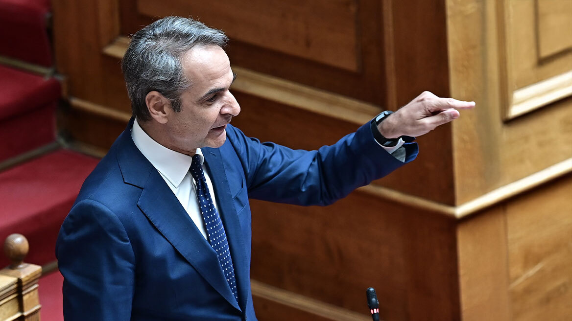 Μητσοτάκης σε Ανδρουλάκη: Παρουσιάζεστε ως κακέκτυπο του ΠΑΣΟΚ της δεκαετίας του '80, χωρίς το χάρισμα του Ανδρέα Παπανδρέου