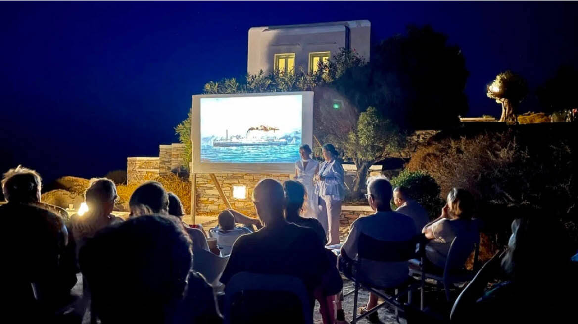 5 χρόνια «Bring Your Chair – Cozy Festival»: Ο κόσμος του Κουστουρίτσα συναντά το βλέμμα του Γαβρά στη Σίφνο
