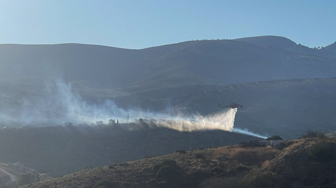 Σε ύφεση η φωτιά στην Καλλιτεχνούπολη