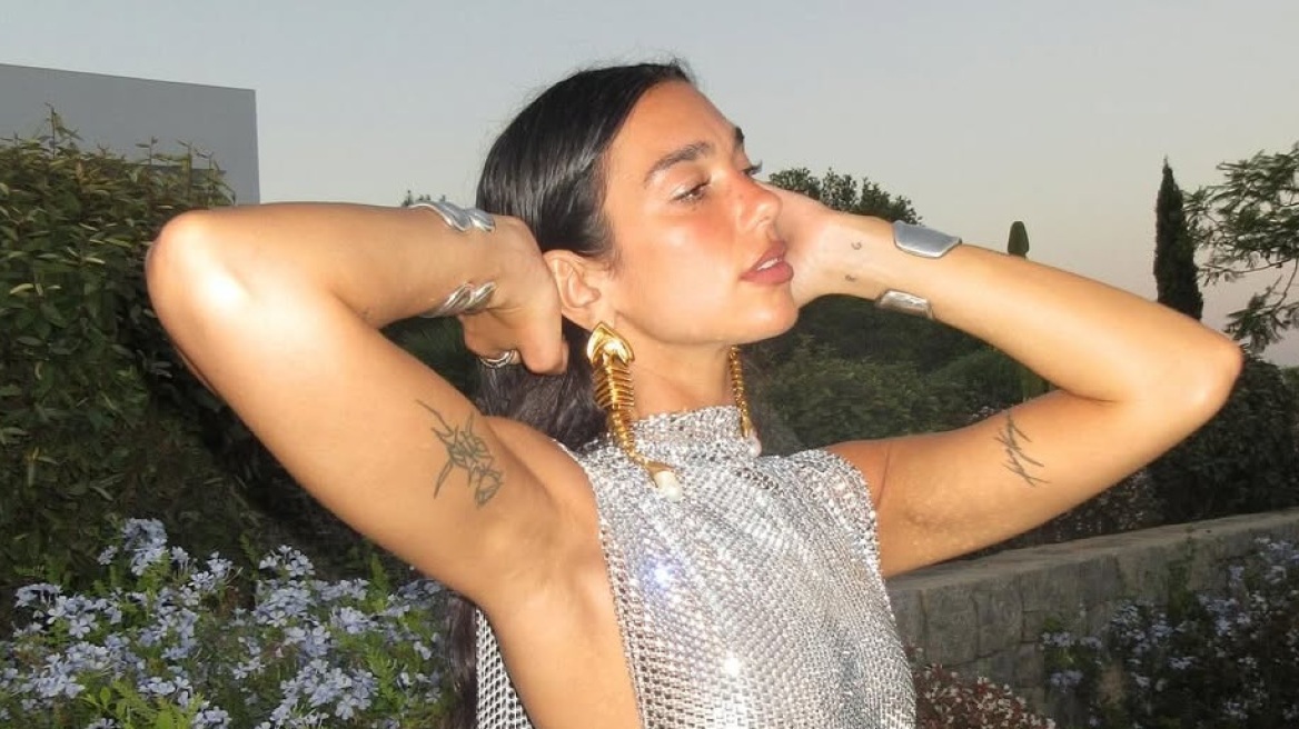 Ντούα Λίπα: Με αποκαλυπτικό φόρεμα για τα γενέθλιά της - Δείτε φωτογραφίες