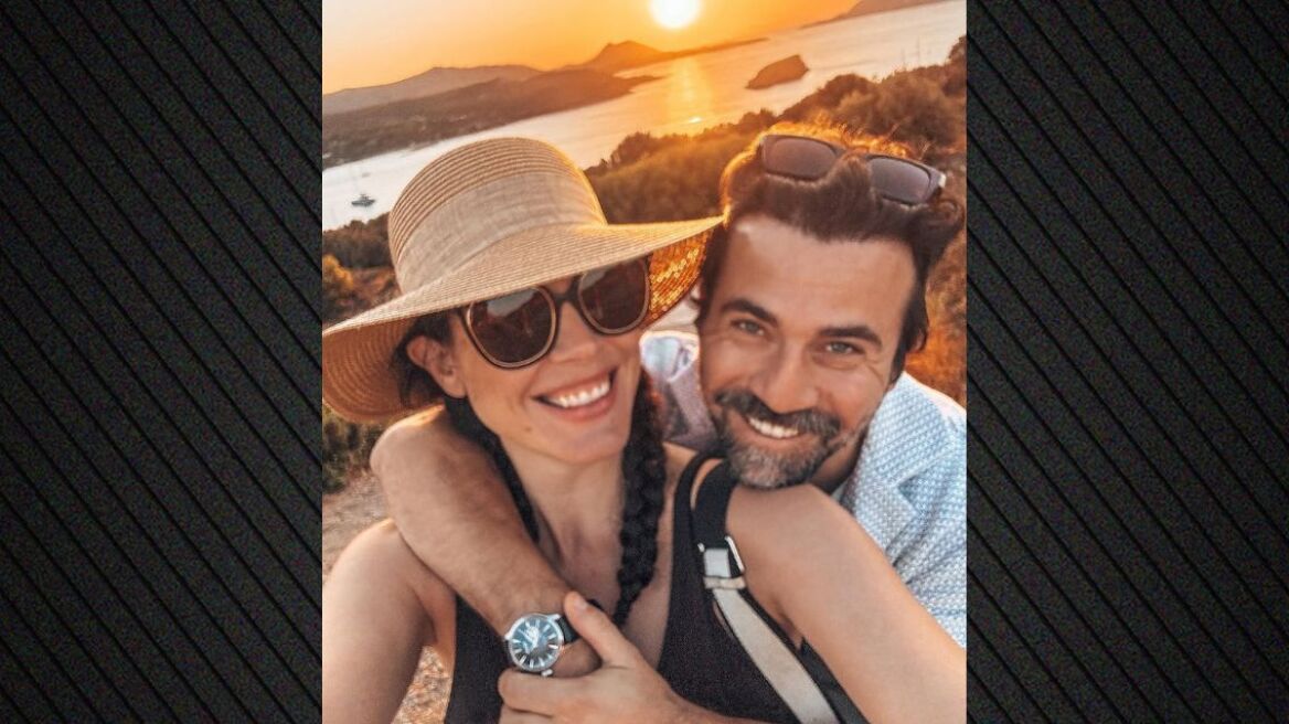 Φωτογραφία: Η Ιωάννα Τριανταφυλλίδου και ο Κίμων Κουρής ποζάρουν με φόντο το ηλιοβασίλεμα λίγο πριν γίνουν γονείς