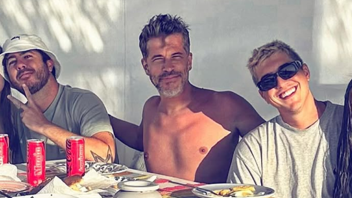 Χάρης Βαρθακούρης: Η συνάντηση με τα αδέρφια του Μιχαήλ και Good Job Nicky στην Πάρο